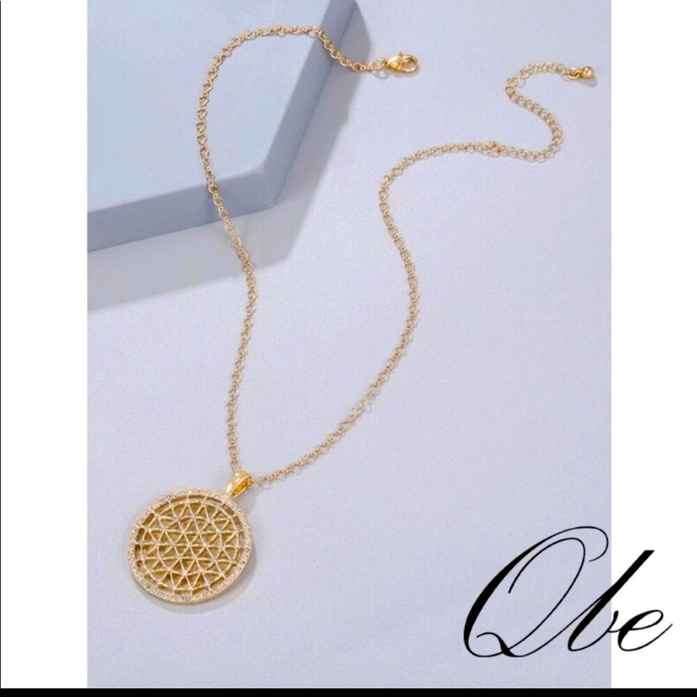 Qbe Rhinestone Circle Pendant necklace